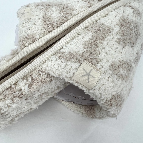 BAREFOOT DREAMS CozyChic Barefoot In the Wild Slipper Cream Stone Small NWT - Picture 8 of 10